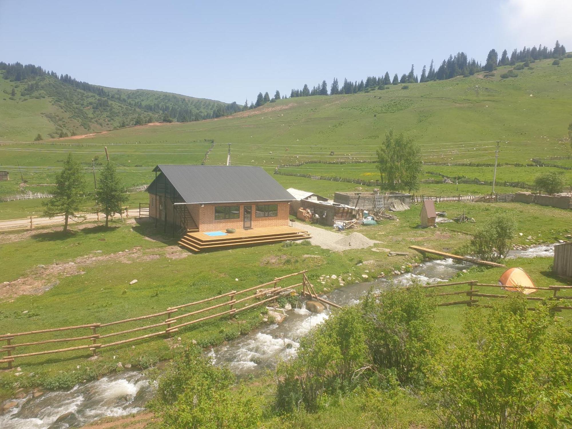 Mine Hostel Dzhergalan Jyrgalan Zewnętrze zdjęcie