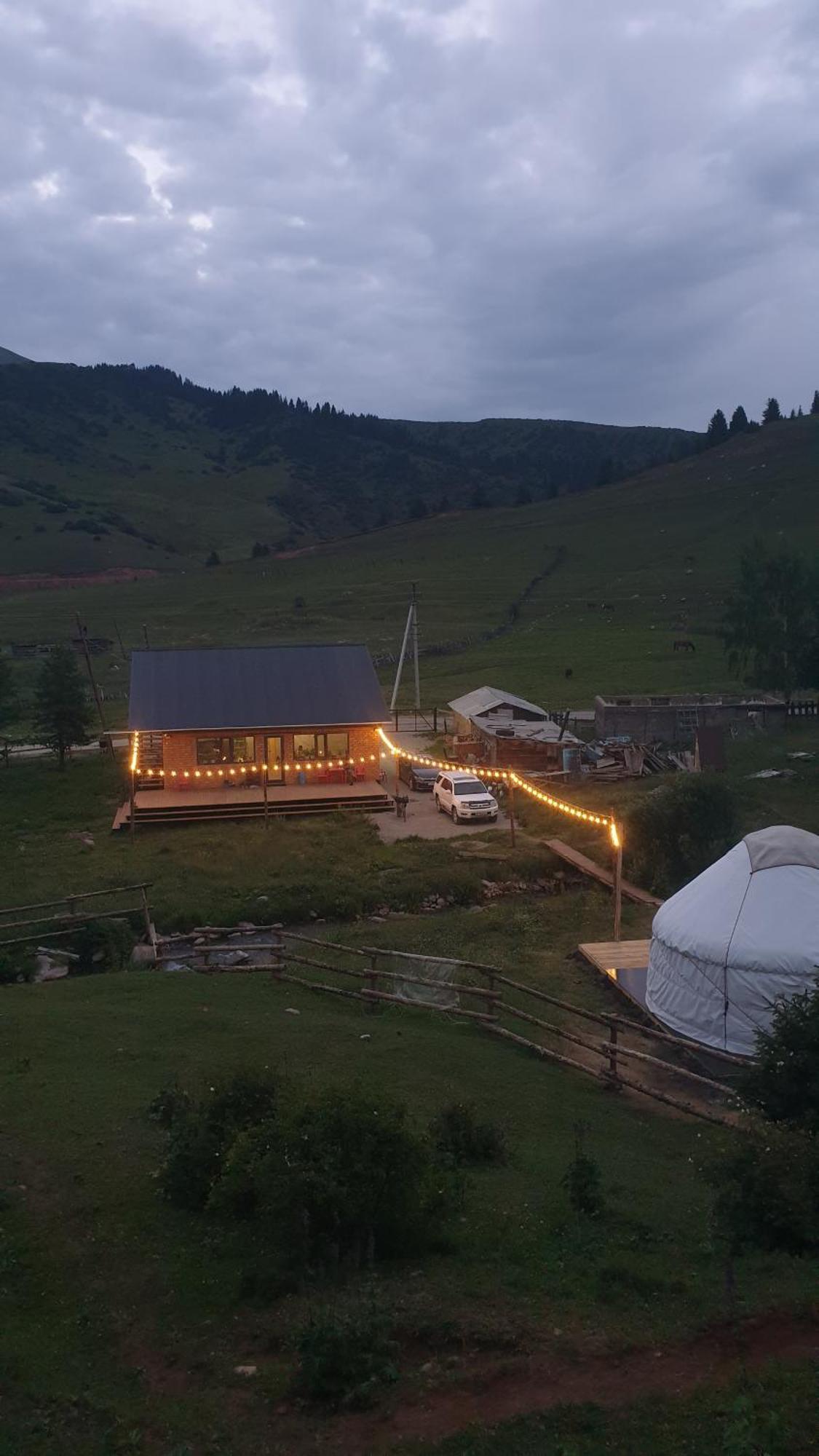 Mine Hostel Dzhergalan Jyrgalan Zewnętrze zdjęcie