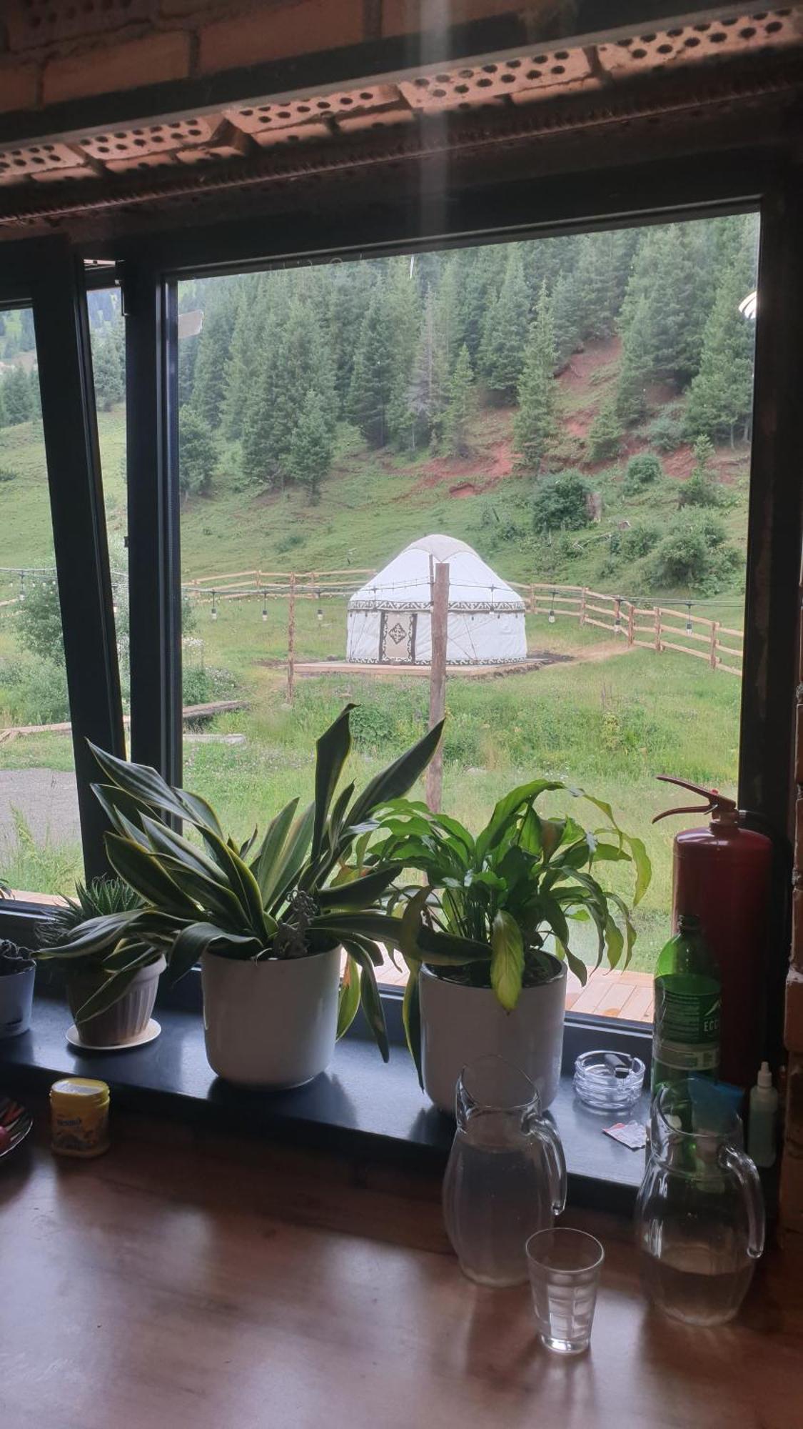 Mine Hostel Dzhergalan Jyrgalan Zewnętrze zdjęcie